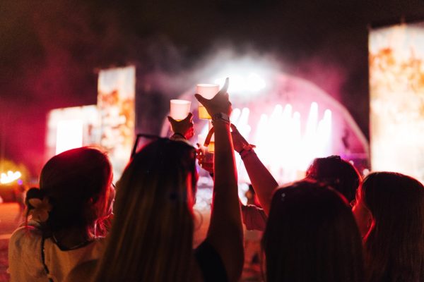 crowd-enjoying-an-outdoor-concert-with-glowing-lig-2026-03-20-03-44-20-utc (1)